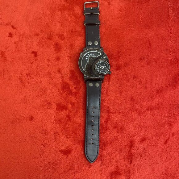 OULM Watch 9591 Dual Time Dials Military Quartz Black Face Needs Repairs/Battery - Picture 3 of 15